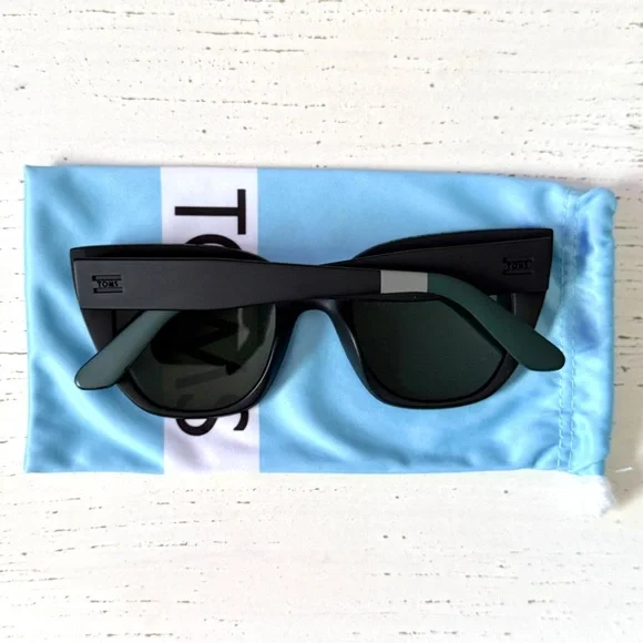 TOMS Sydney Traveler Black/Olive Sunglasses - Picture 10 of 12